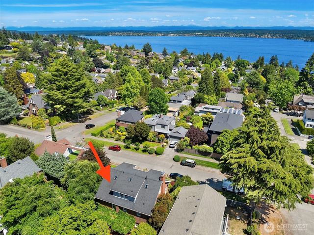 4007 48th Avenue NE, Seattle, WA 98105