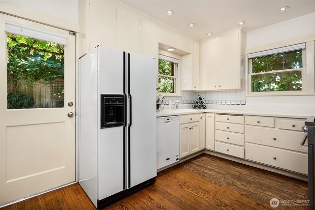 4007 48th Avenue NE, Seattle, WA 98105