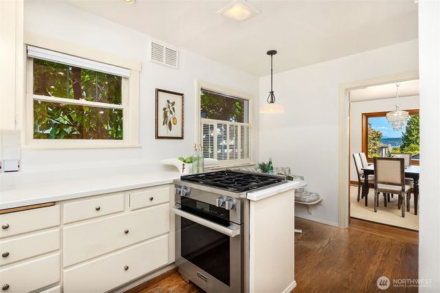 4007 48th Avenue NE, Seattle, WA 98105