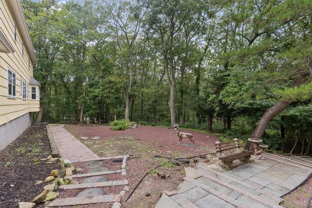 614 Twin Hills Court, Northport, NY 11768