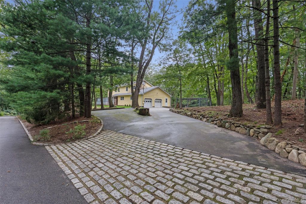 614 Twin Hills Court, Northport, NY 11768 — exterior