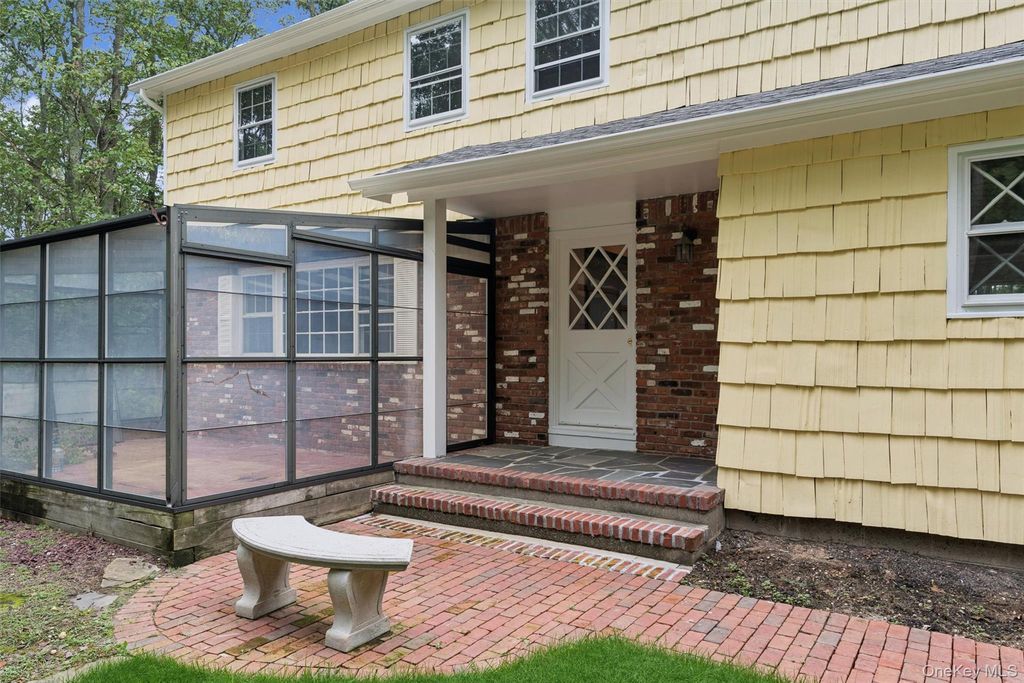 614 Twin Hills Court, Northport, NY 11768 — photo 5