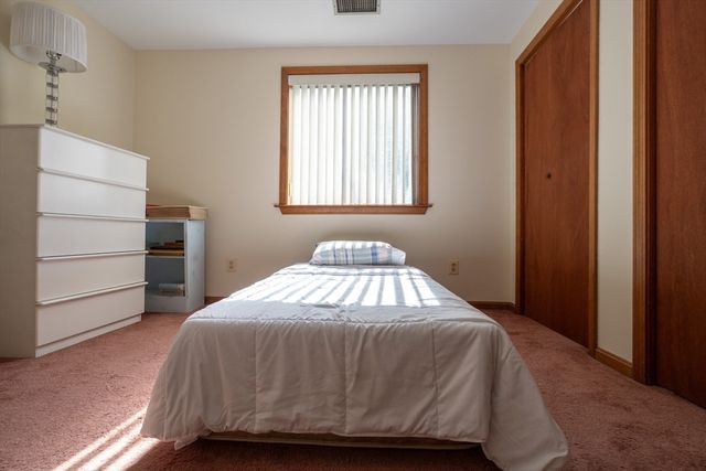 18 Winter Street E, Foxboro, MA 02035