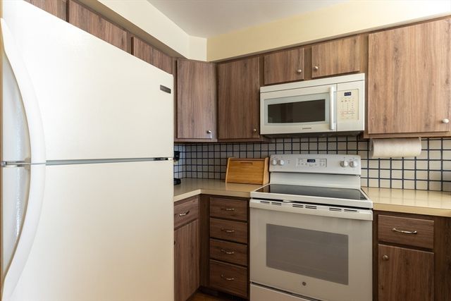 18 Winter Street E, Foxboro, MA 02035