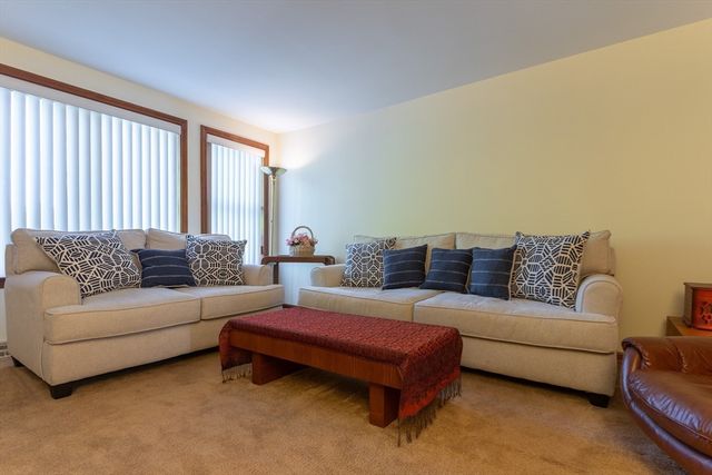 18 Winter Street E, Foxboro, MA 02035