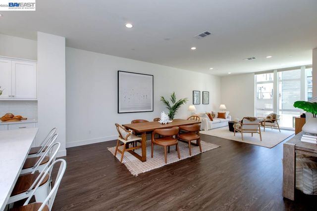 2042 Halo Ln, Alameda, CA 94501