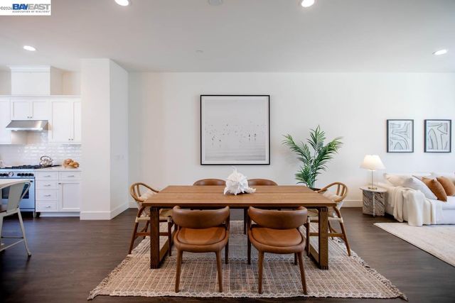 2042 Halo Ln, Alameda, CA 94501
