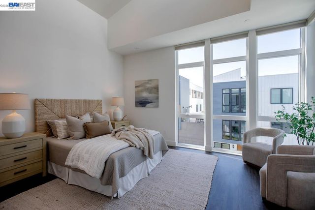 2042 Halo Ln, Alameda, CA 94501