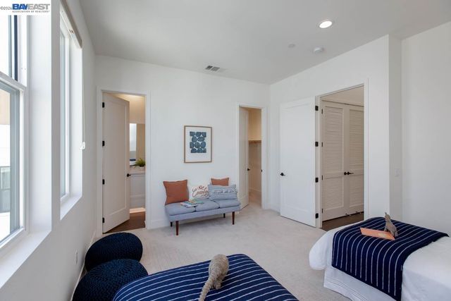 2042 Halo Ln, Alameda, CA 94501
