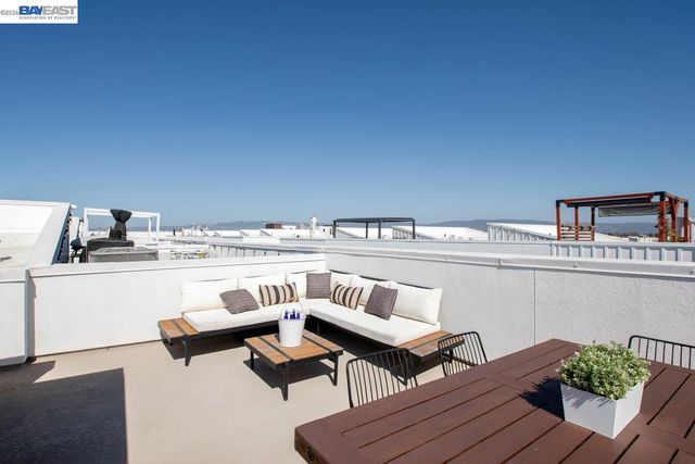 2042 Halo Ln, Alameda, CA 94501