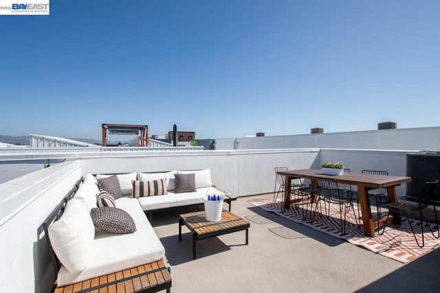 2042 Halo Ln, Alameda, CA 94501