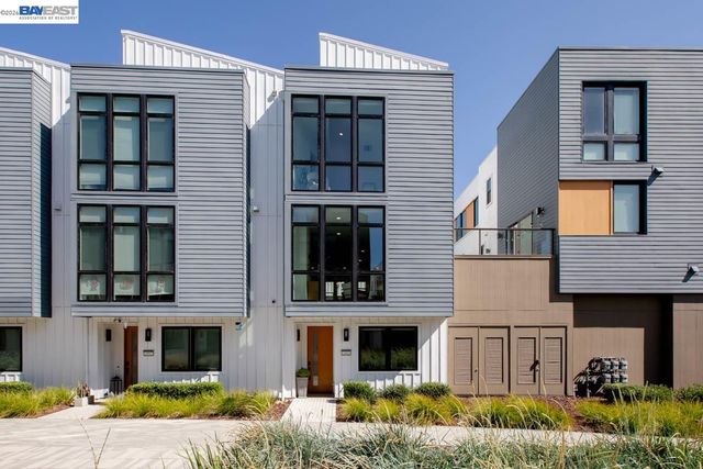2042 Halo Ln, Alameda, CA 94501