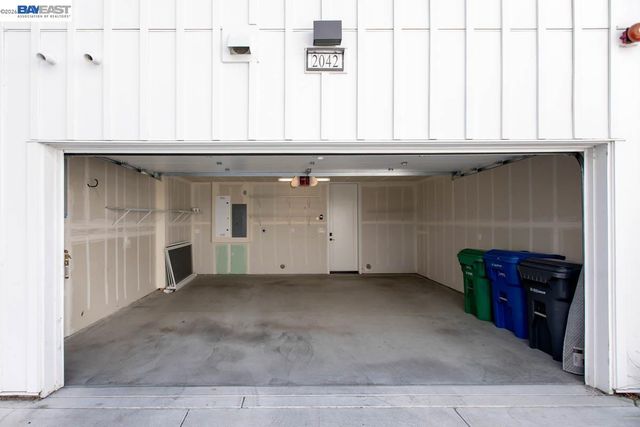 2042 Halo Ln, Alameda, CA 94501