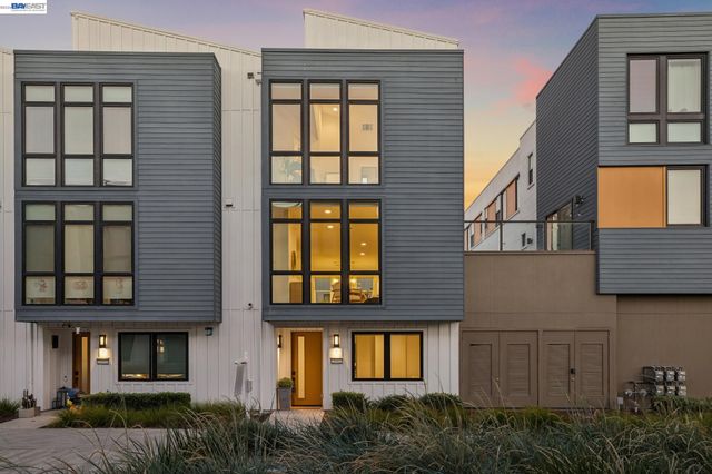2042 Halo Ln, Alameda, CA 94501