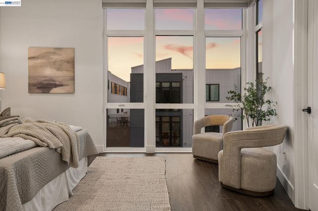 2042 Halo Ln, Alameda, CA 94501