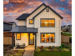 3985 Se LOSTINE Ln, Hillsboro, OR 97123
