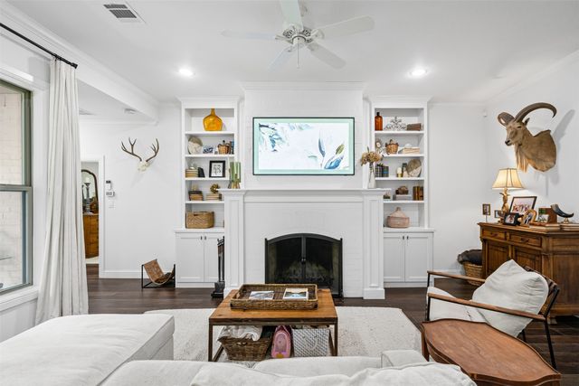 703 W 2nd Street, Cleburne, TX 76033