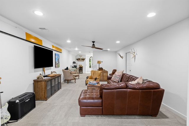 703 W 2nd Street, Cleburne, TX 76033
