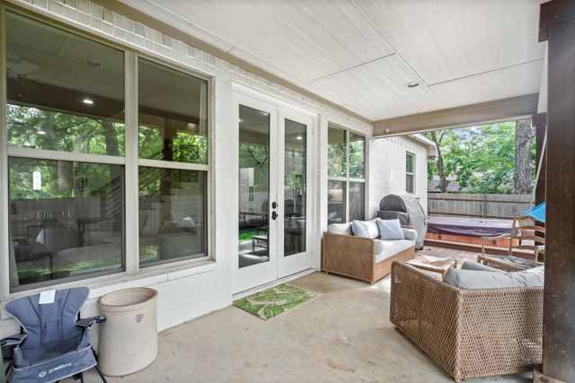 703 W 2nd Street, Cleburne, TX 76033