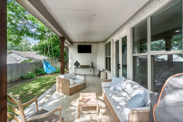 703 W 2nd Street, Cleburne, TX 76033