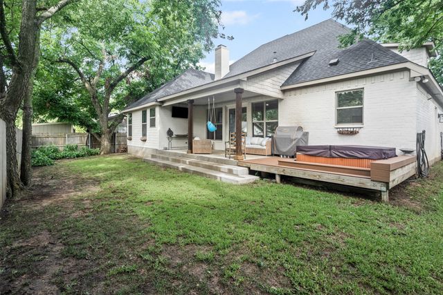 703 W 2nd Street, Cleburne, TX 76033