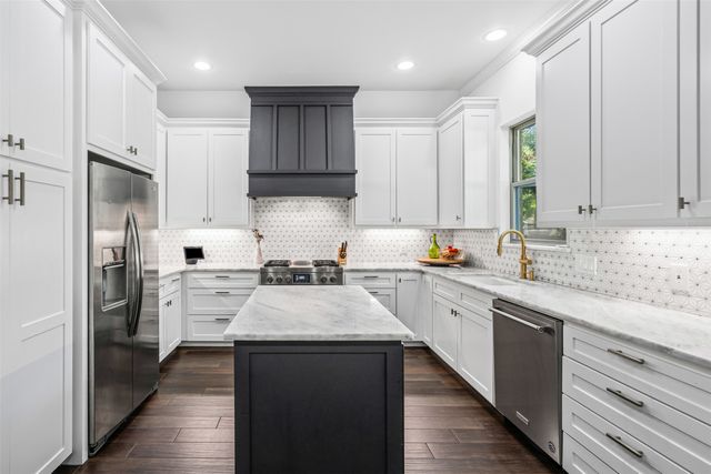 703 W 2nd Street, Cleburne, TX 76033