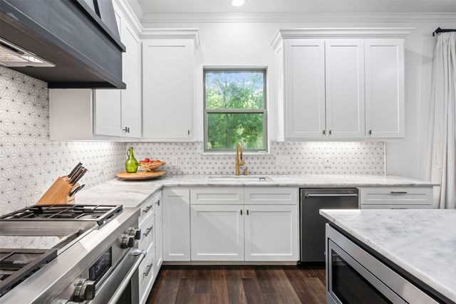 703 W 2nd Street, Cleburne, TX 76033