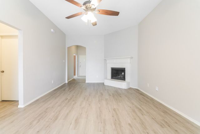 2049 Hollow Creek Drive, Dallas, TX 75253