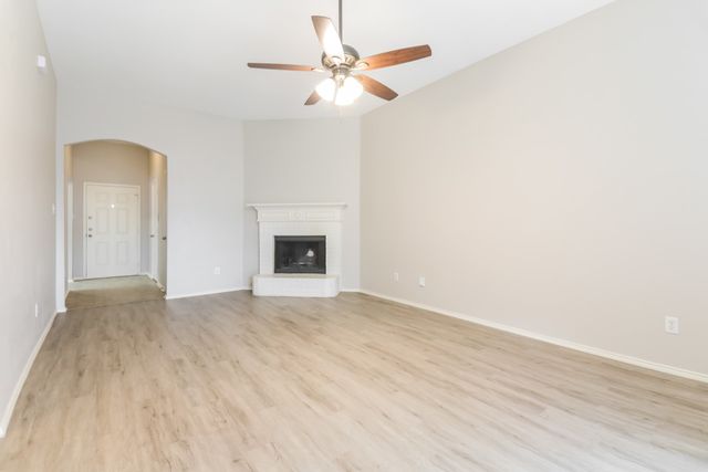 2049 Hollow Creek Drive, Dallas, TX 75253