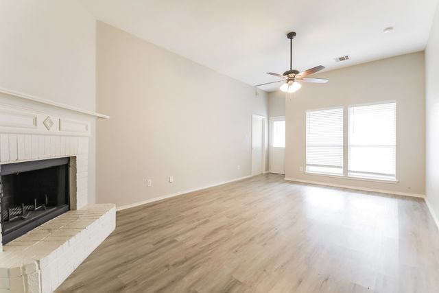 2049 Hollow Creek Drive, Dallas, TX 75253