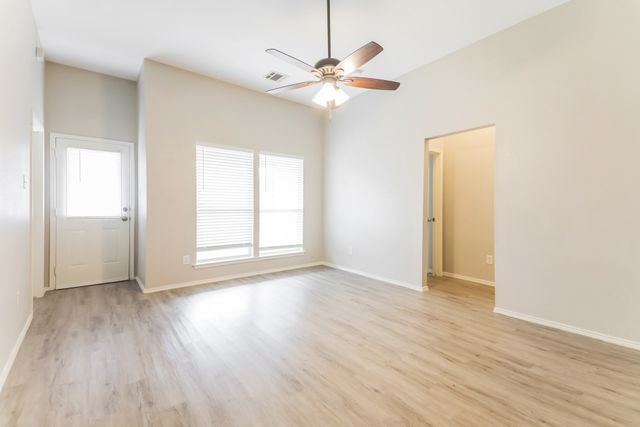 2049 Hollow Creek Drive, Dallas, TX 75253