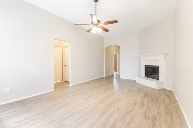 2049 Hollow Creek Drive, Dallas, TX 75253