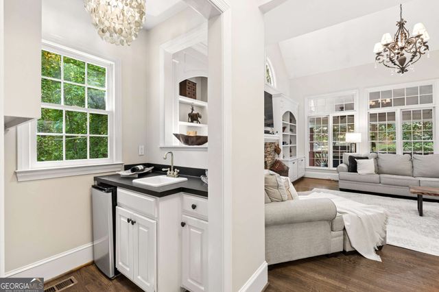 9140 Nesbit Lakes Drive, Alpharetta, GA 30022