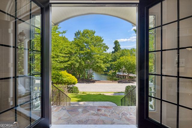 9140 Nesbit Lakes Drive, Alpharetta, GA 30022