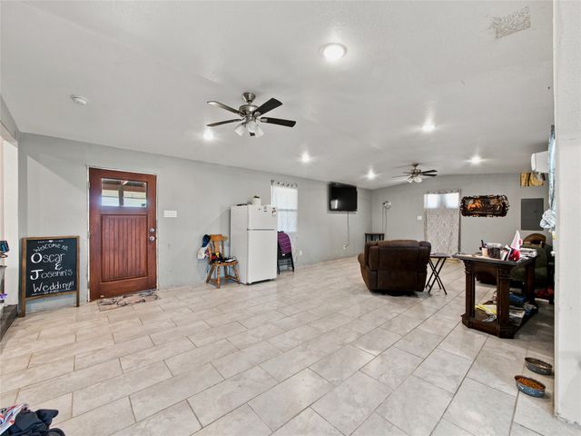 402 County Road 3422, Wills Point, TX 75169