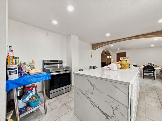 402 County Road 3422, Wills Point, TX 75169