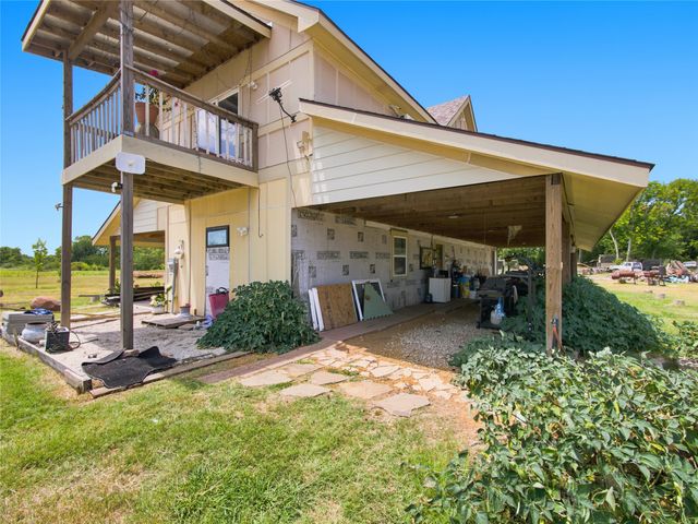 402 County Road 3422, Wills Point, TX 75169