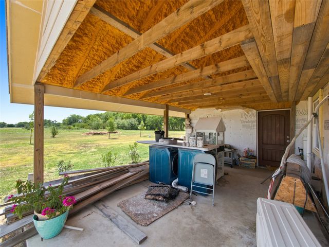 402 County Road 3422, Wills Point, TX 75169