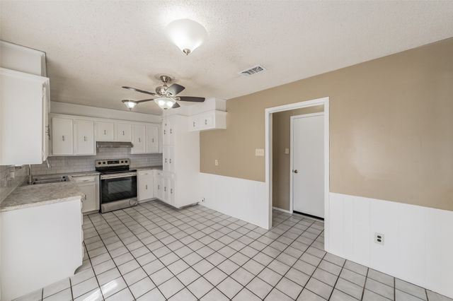 1227 Willowwood Drive, Cleburne, TX 76033