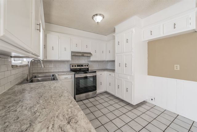 1227 Willowwood Drive, Cleburne, TX 76033