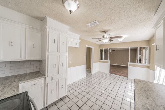 1227 Willowwood Drive, Cleburne, TX 76033