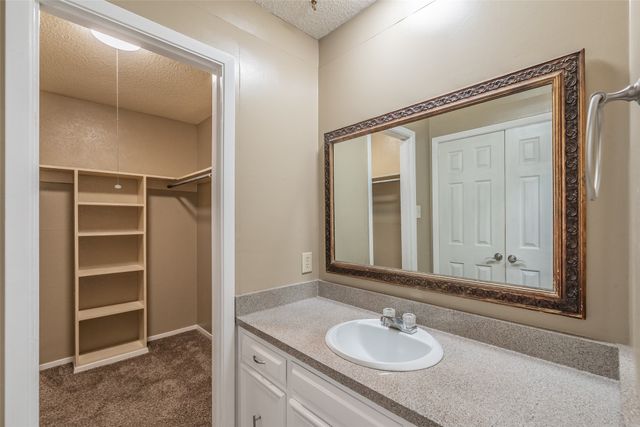 1227 Willowwood Drive, Cleburne, TX 76033