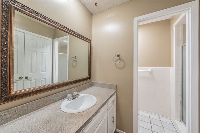 1227 Willowwood Drive, Cleburne, TX 76033