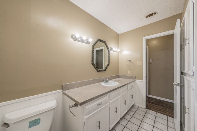 1227 Willowwood Drive, Cleburne, TX 76033