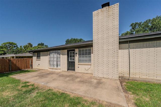 1227 Willowwood Drive, Cleburne, TX 76033