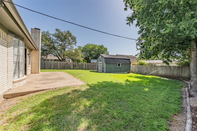 1227 Willowwood Drive, Cleburne, TX 76033