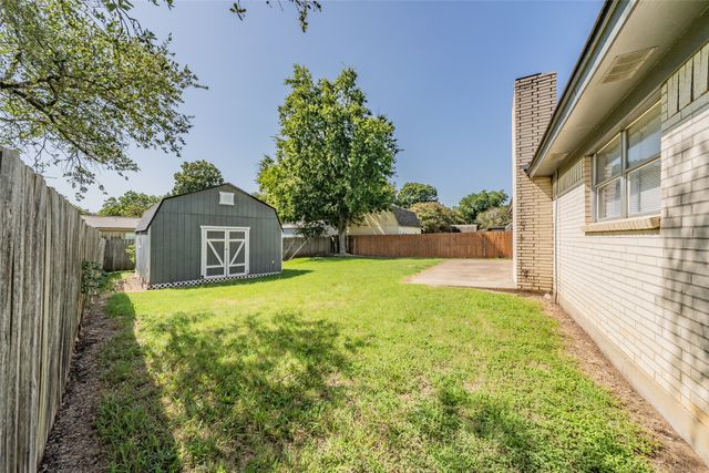 1227 Willowwood Drive, Cleburne, TX 76033