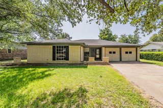 1227 Willowwood Drive, Cleburne, TX 76033