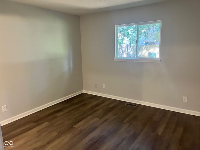 8353 Paso Del Norte Court, Indianapolis, IN 46227