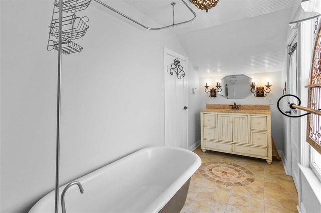 130 Dr Michael DeBakey Drive, Lake Charles, LA 70601